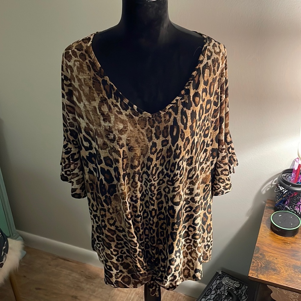 Front tie vneck blouse